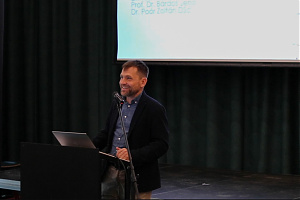 Kautnik András - A rendezvény főszervezője és moderátora